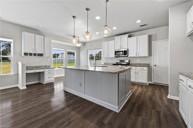 Photo 10 of 37 residential for sale in Chesapeake virginia
