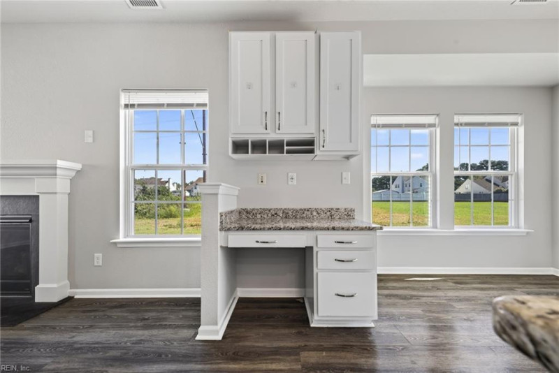 Photo 11 of 37 residential for sale in Chesapeake virginia