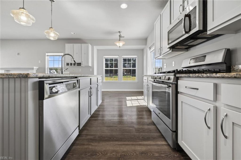 Photo 13 of 37 residential for sale in Chesapeake virginia