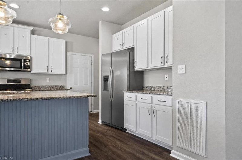 Photo 15 of 37 residential for sale in Chesapeake virginia