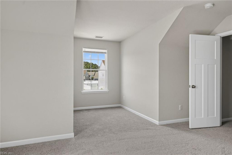 Photo 34 of 37 residential for sale in Chesapeake virginia