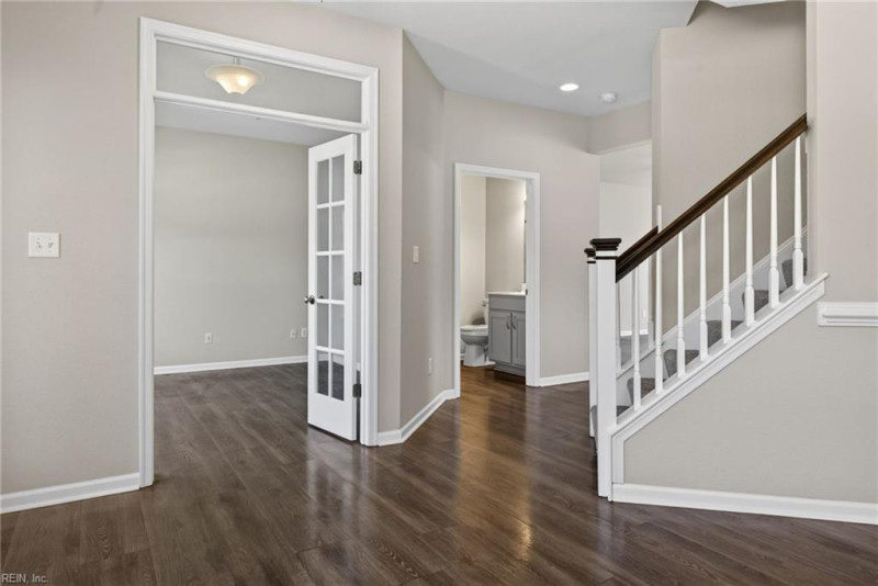 Photo 5 of 37 residential for sale in Chesapeake virginia