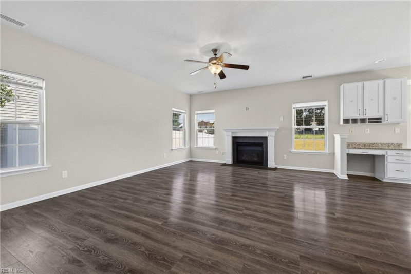 Photo 7 of 37 residential for sale in Chesapeake virginia