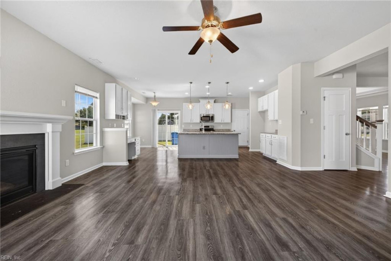 Photo 8 of 37 residential for sale in Chesapeake virginia