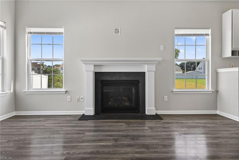 Photo 9 of 37 residential for sale in Chesapeake virginia