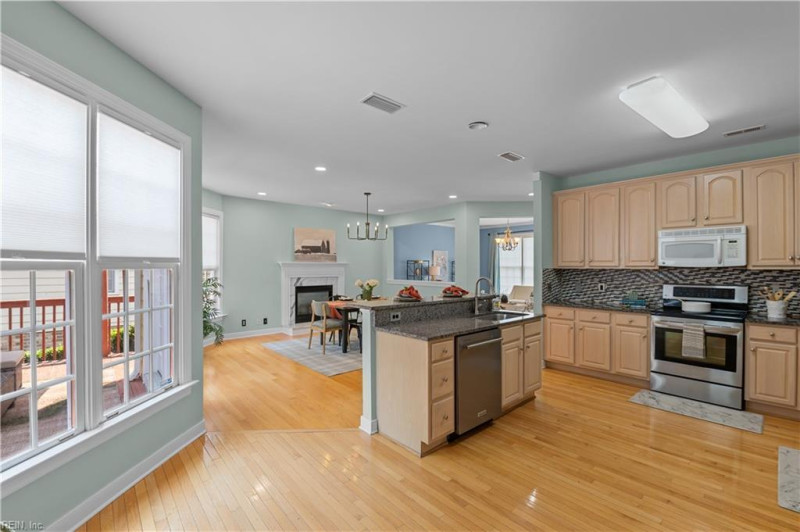 Photo 15 of 49 residential for sale in Williamsburg virginia