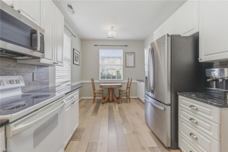 Photo 14 of 36 residential for sale in Virginia Beach virginia