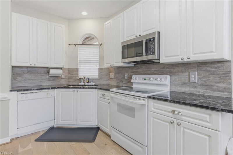 Photo 16 of 36 residential for sale in Virginia Beach virginia