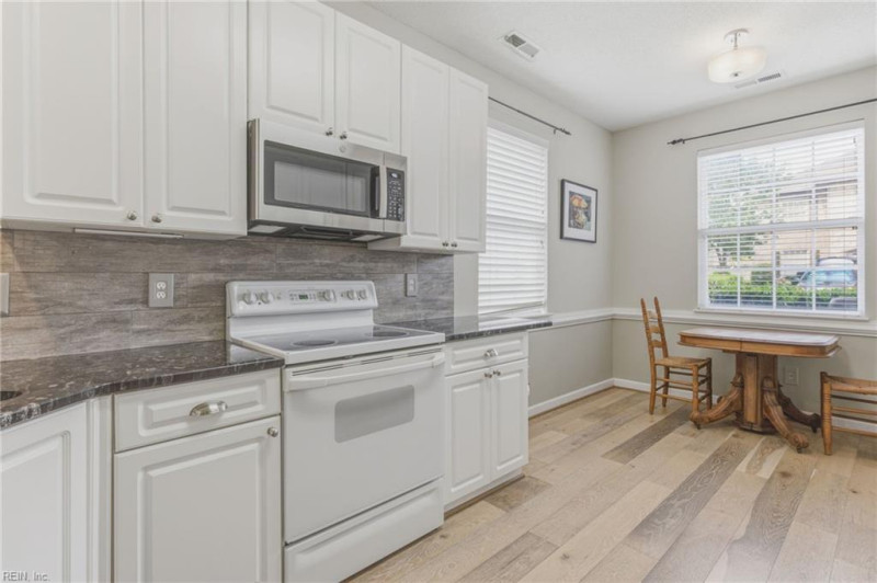 Photo 17 of 36 residential for sale in Virginia Beach virginia