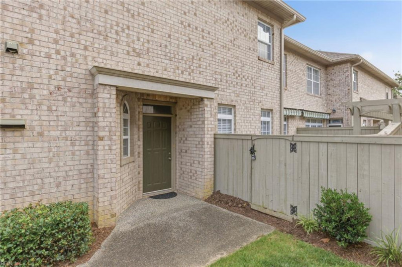 Photo 2 of 36 residential for sale in Virginia Beach virginia