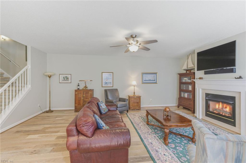 Photo 5 of 36 residential for sale in Virginia Beach virginia