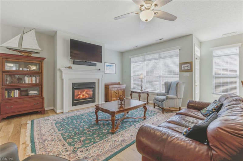 Photo 7 of 36 residential for sale in Virginia Beach virginia