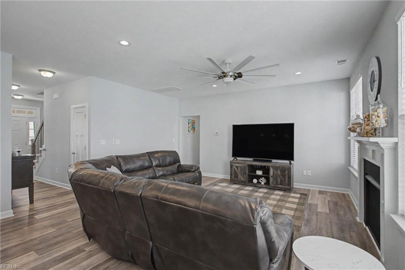 Photo 9 of 36 residential for sale in Chesapeake virginia Photo 9 of 36 residential for sale in Chesapeake virginia