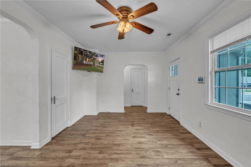 Photo 10 of 47 residential for sale in Hampton virginia