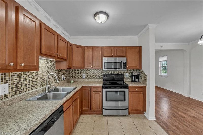 Photo 13 of 47 residential for sale in Hampton virginia
