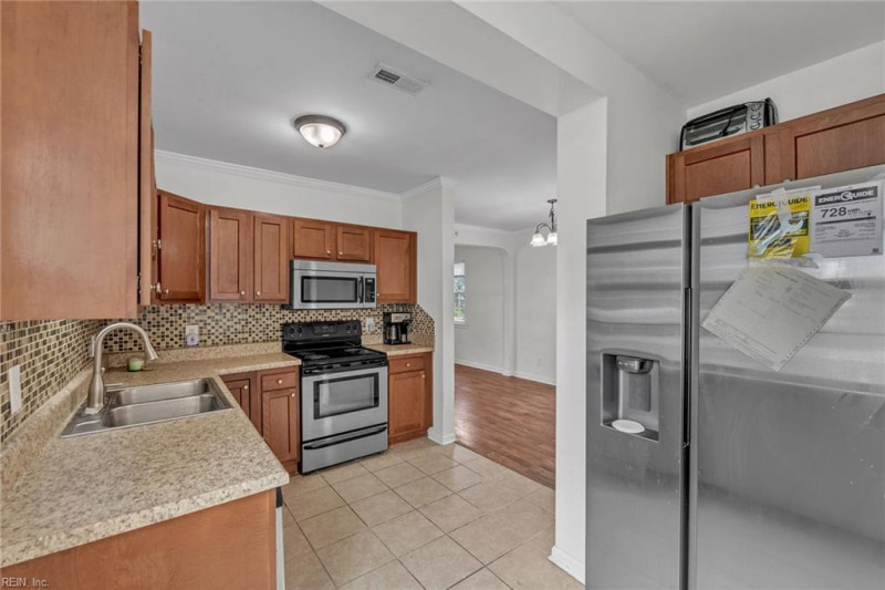 Photo 14 of 47 residential for sale in Hampton virginia