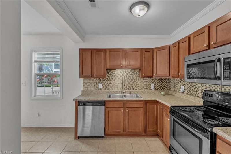Photo 15 of 47 residential for sale in Hampton virginia