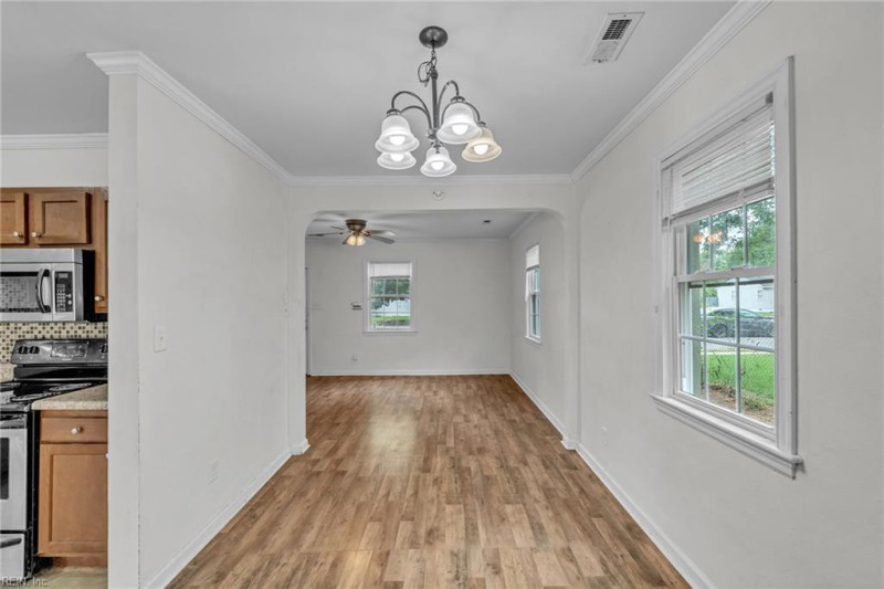 Photo 16 of 47 residential for sale in Hampton virginia