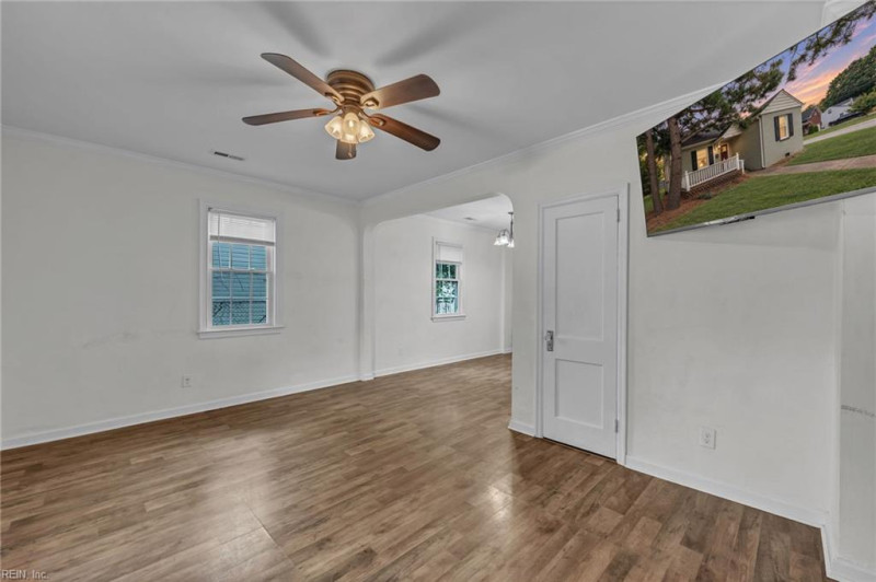 Photo 4 of 47 residential for sale in Hampton virginia