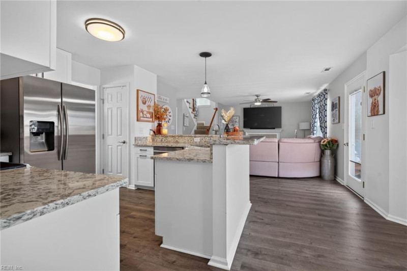 Photo 13 of 39 residential for sale in Suffolk virginia