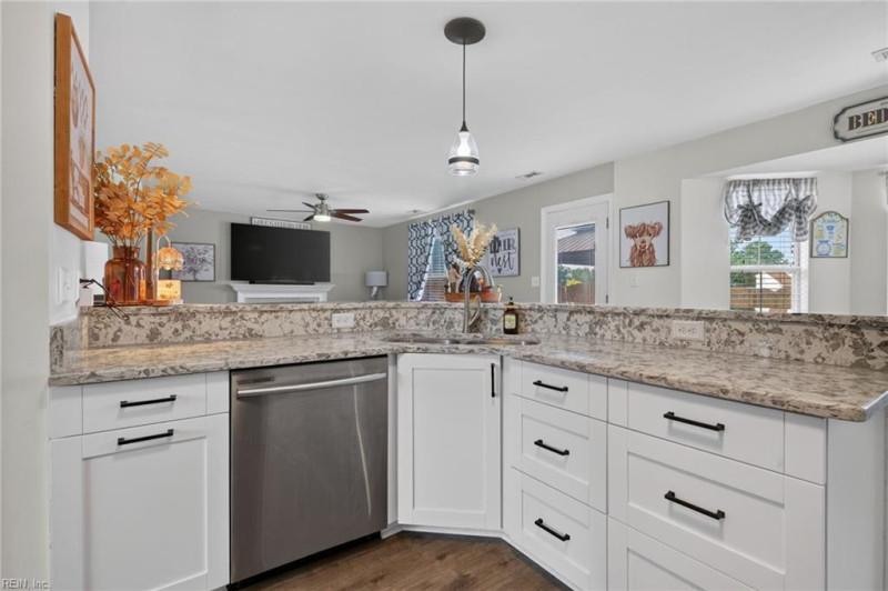 Photo 15 of 39 residential for sale in Suffolk virginia