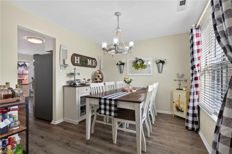 Photo 16 of 39 residential for sale in Suffolk virginia