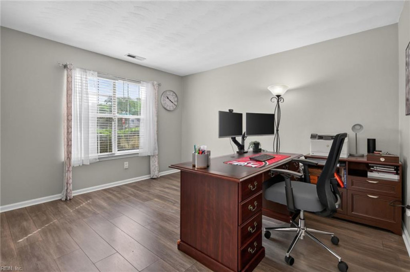 Photo 5 of 39 residential for sale in Suffolk virginia