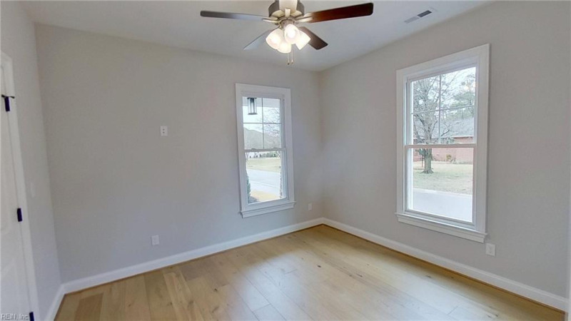 Photo 10 of 27 residential for sale in Suffolk virginia