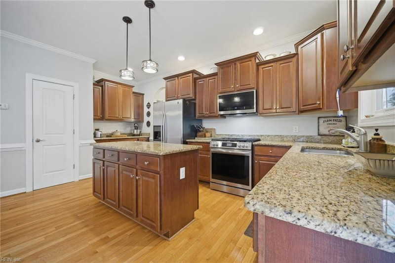 Photo 10 of 44 residential for sale in Chesapeake virginia