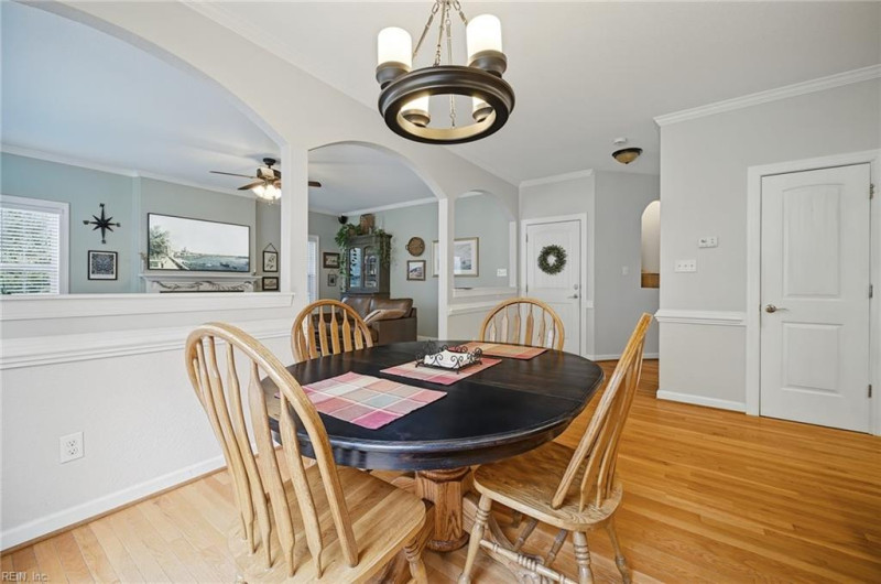 Photo 12 of 44 residential for sale in Chesapeake virginia