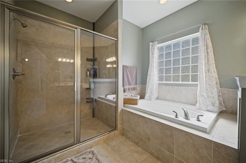 Photo 20 of 44 residential for sale in Chesapeake virginia