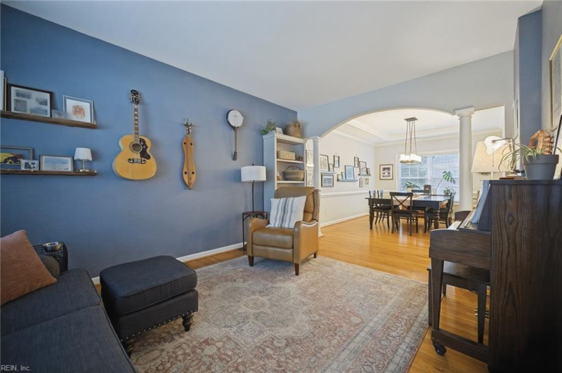 Photo 4 of 44 residential for sale in Chesapeake virginia