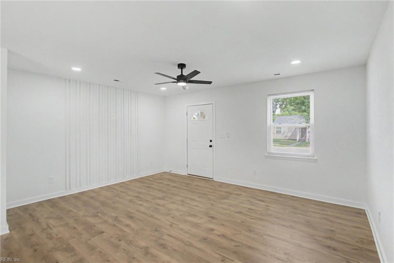 Photo 8 of 21 residential for sale in Hampton virginia