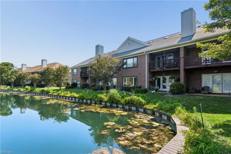 Photo 1 of 38 residential for sale in Hampton virginia
