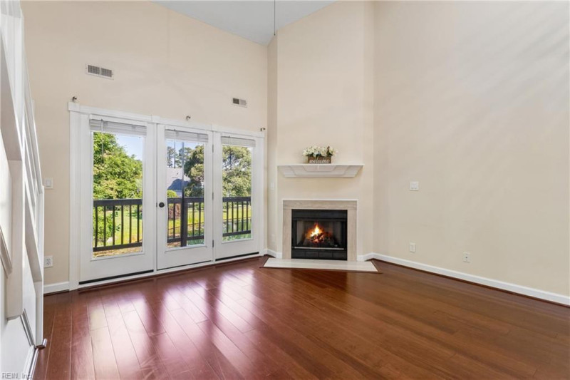 Photo 16 of 38 residential for sale in Hampton virginia