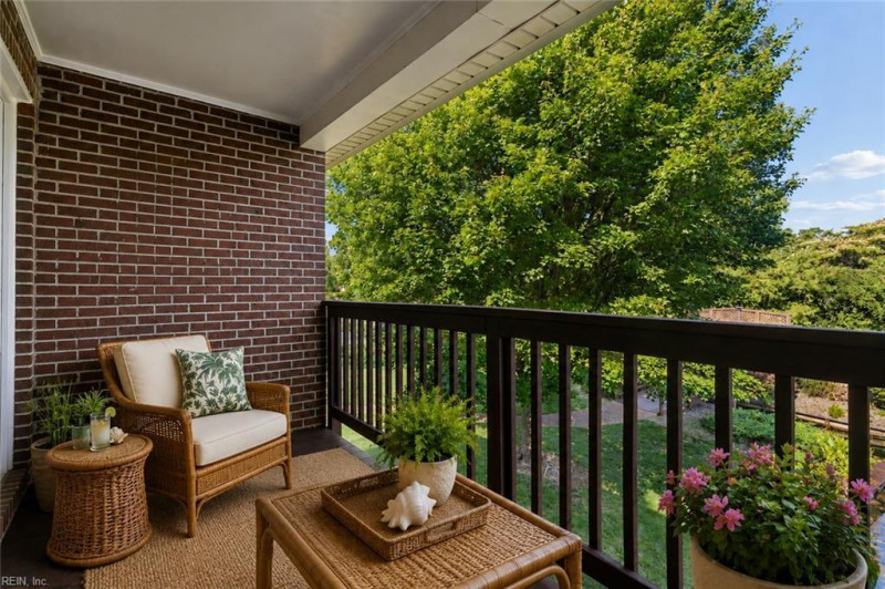 Photo 2 of 38 residential for sale in Hampton virginia