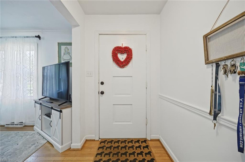 Photo 11 of 49 residential for sale in Chesapeake virginia