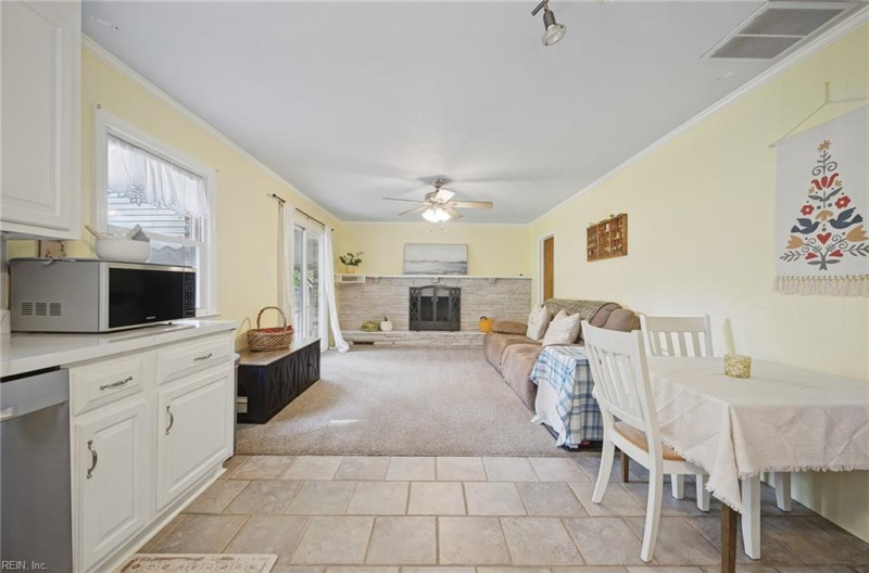 Photo 14 of 49 residential for sale in Chesapeake virginia