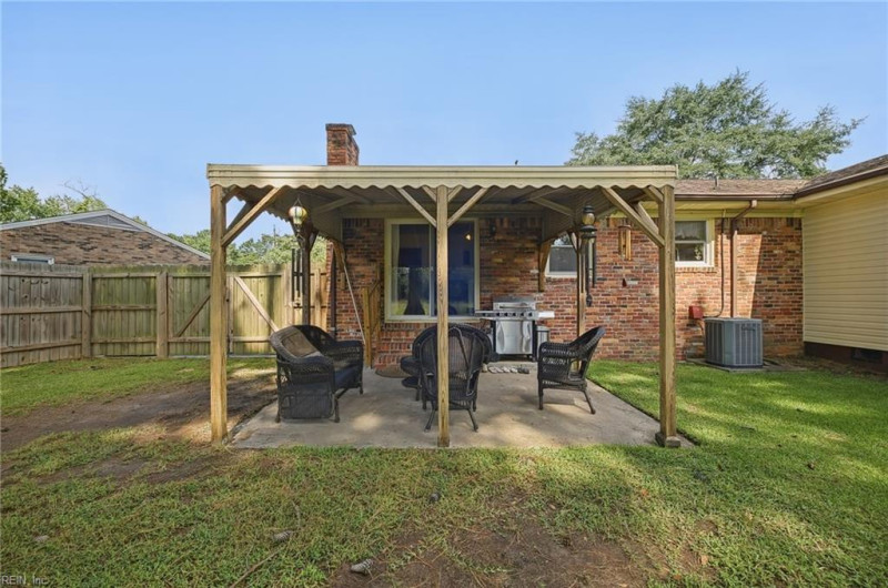 Photo 32 of 49 residential for sale in Chesapeake virginia