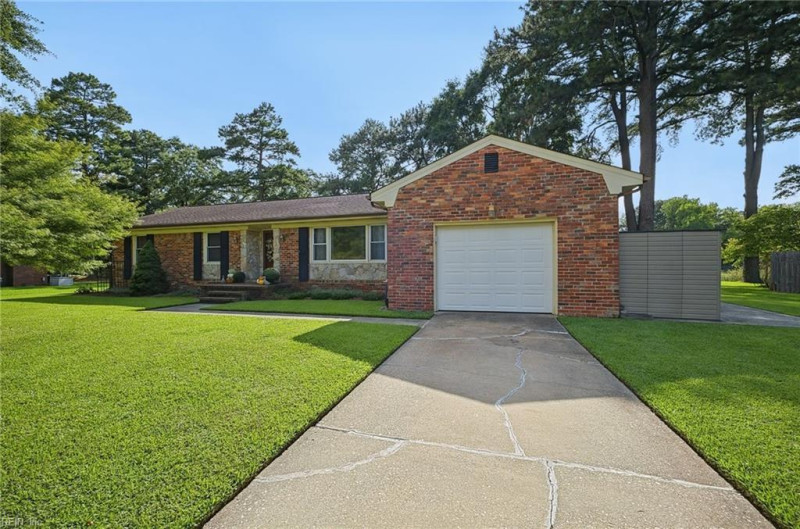 Photo 7 of 49 residential for sale in Chesapeake virginia