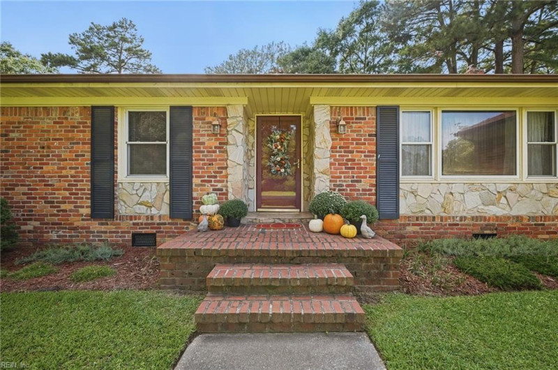 Photo 9 of 49 residential for sale in Chesapeake virginia