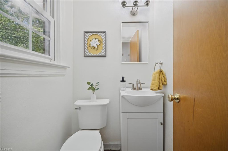 Photo 17 of 50 residential for sale in Chesapeake virginia Photo 17 of 50 residential for sale in Chesapeake virginia
