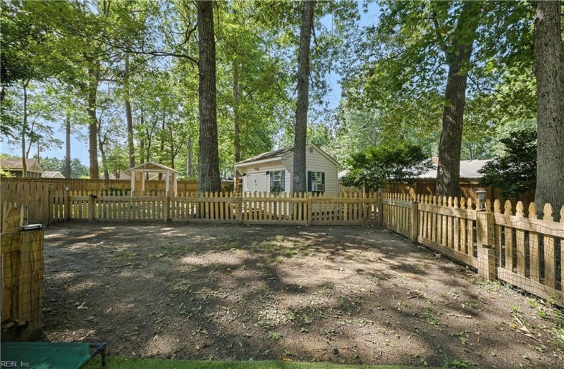 Photo 32 of 50 residential for sale in Chesapeake virginia Photo 32 of 50 residential for sale in Chesapeake virginia