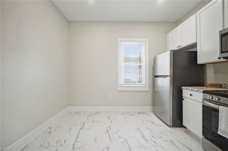 Photo 10 of 43 residential for sale in Norfolk virginia