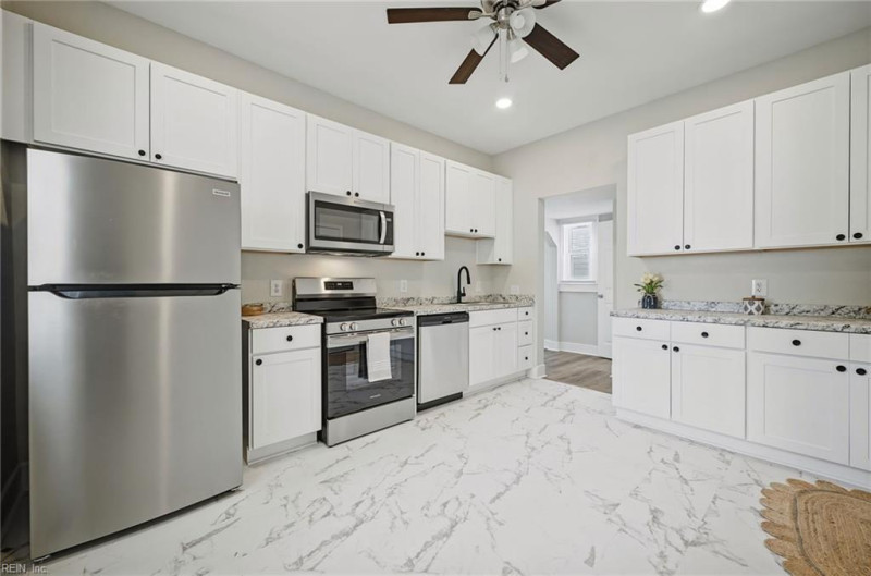Photo 11 of 43 residential for sale in Norfolk virginia