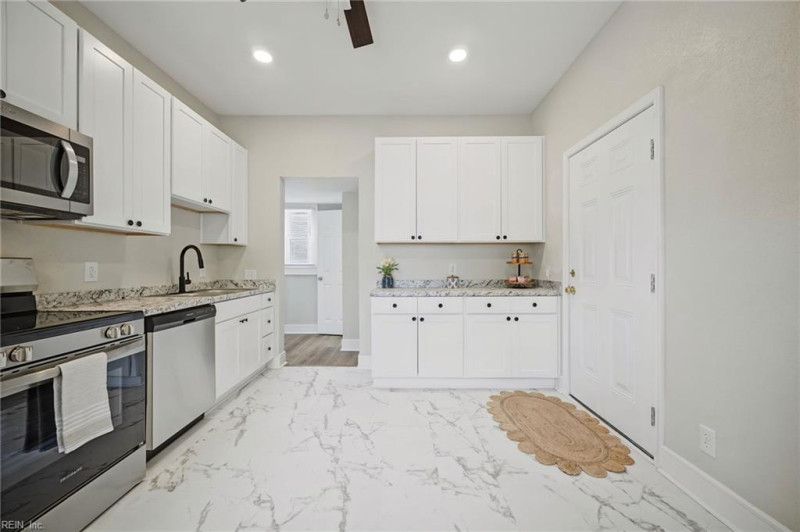 Photo 8 of 43 residential for sale in Norfolk virginia