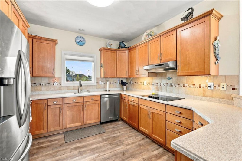 Photo 11 of 32 residential for sale in Currituck County virginia