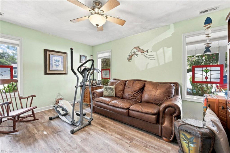 Photo 21 of 32 residential for sale in Currituck County virginia