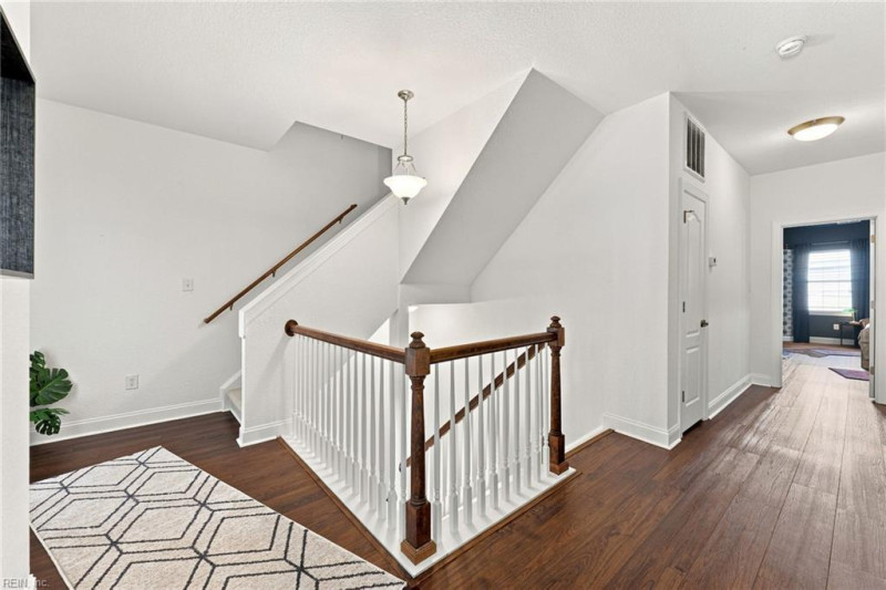 Photo 15 of 43 residential for sale in Virginia Beach virginia