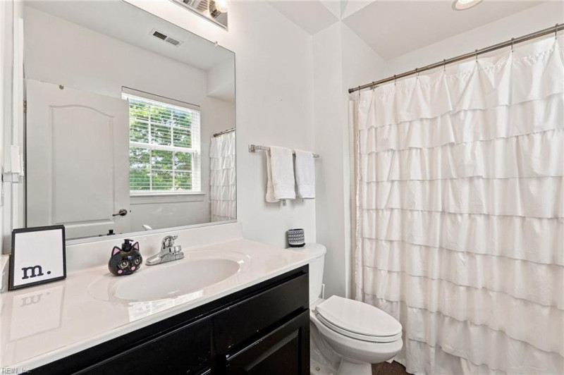 Photo 17 of 43 residential for sale in Virginia Beach virginia
